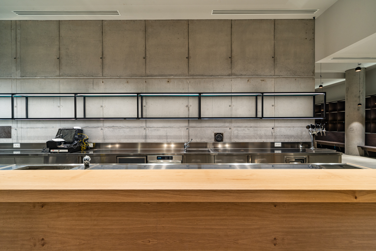 威尼斯历史建筑翻新 | 钢与混凝土的新生-8