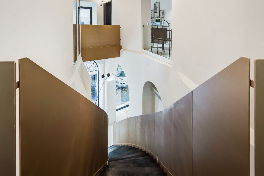 波尔特罗纳·弗劳展厅-18