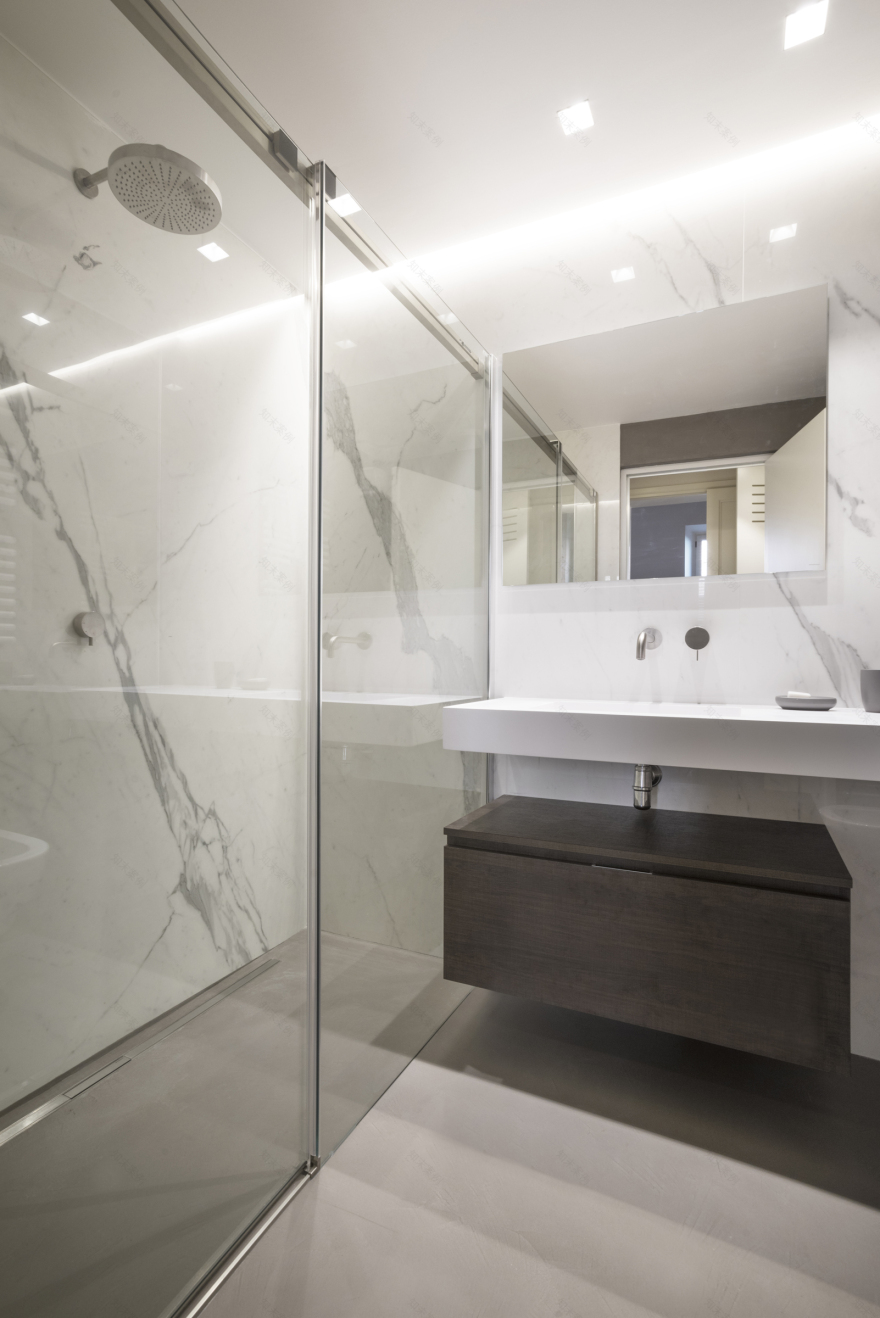 融合历史与现代的意大利古城公寓改造-27