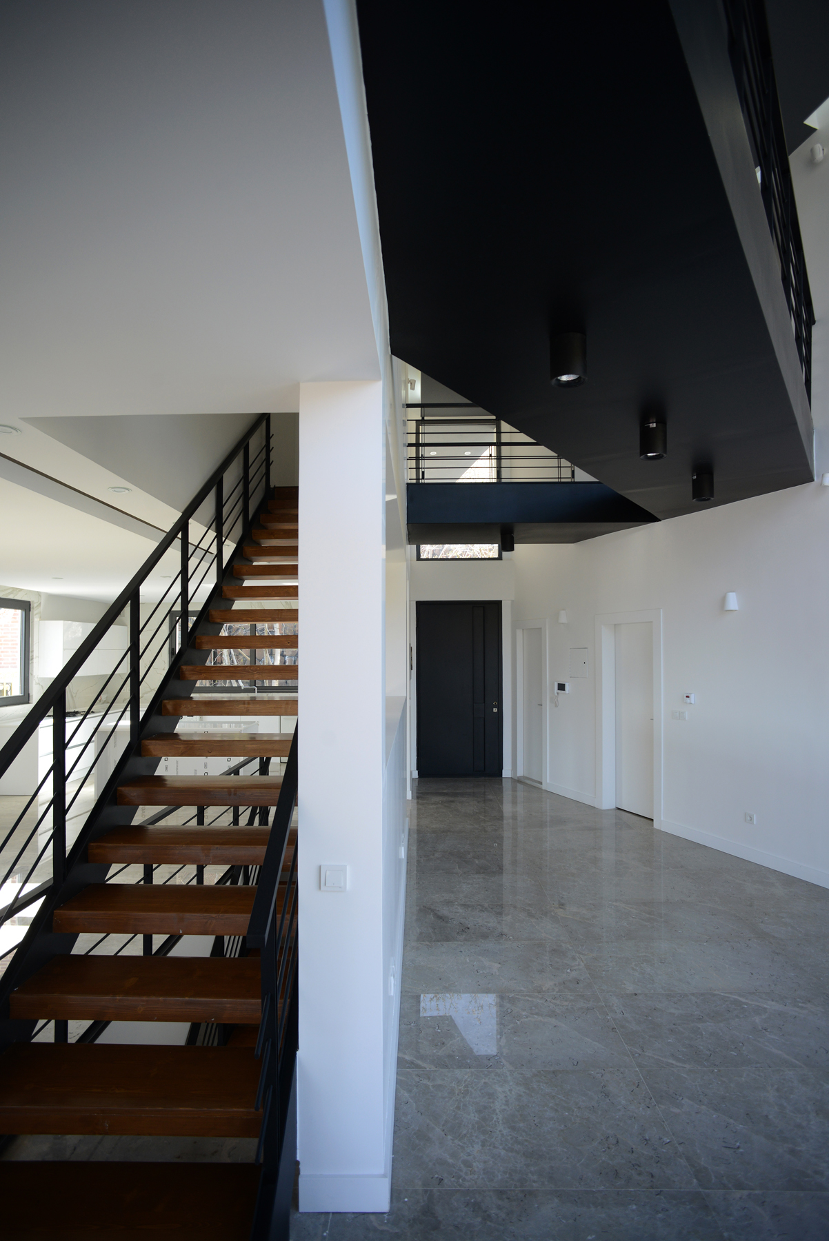 伊朗山谷中的悬浮别墅（Villa Mosha）-5