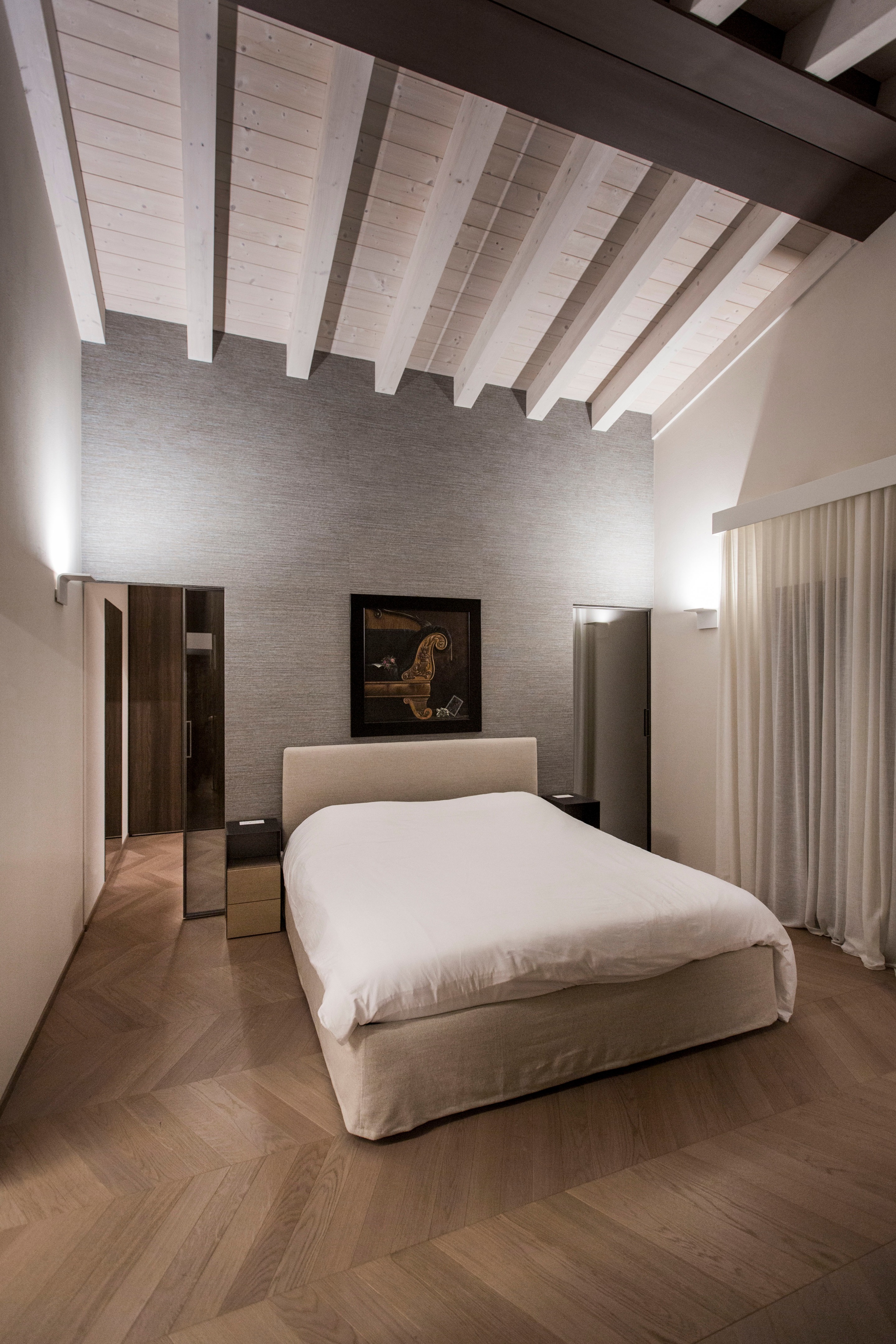 Attico White & Gray-10