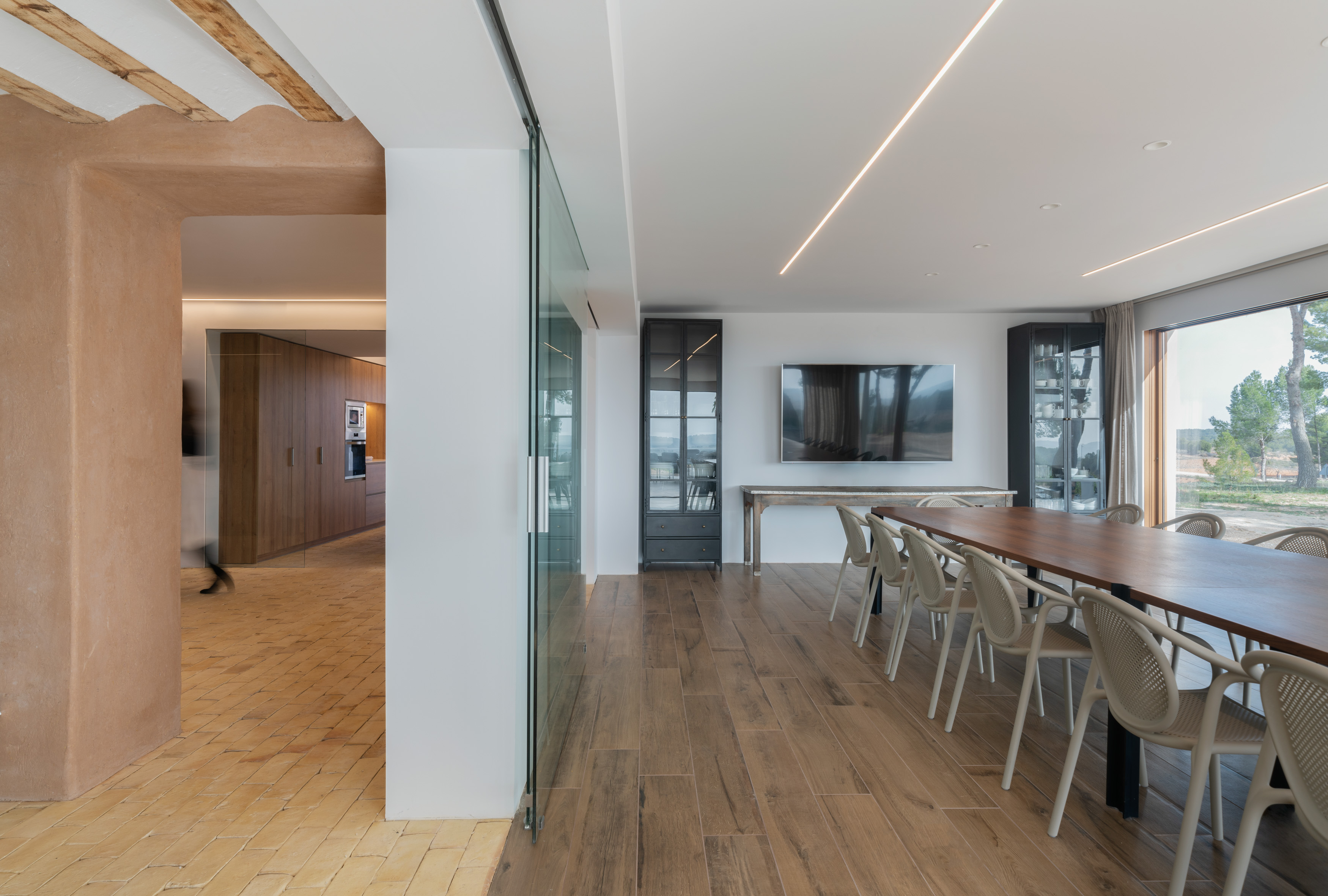 历史与现代共融的"Casa lo Alto"酒庄-7