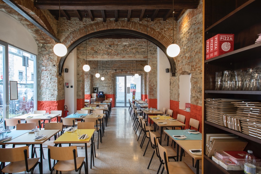 佛罗伦萨 BERBERÈ SANTACROCE 餐厅,原生态砖墙与流行色彩的碰撞-3