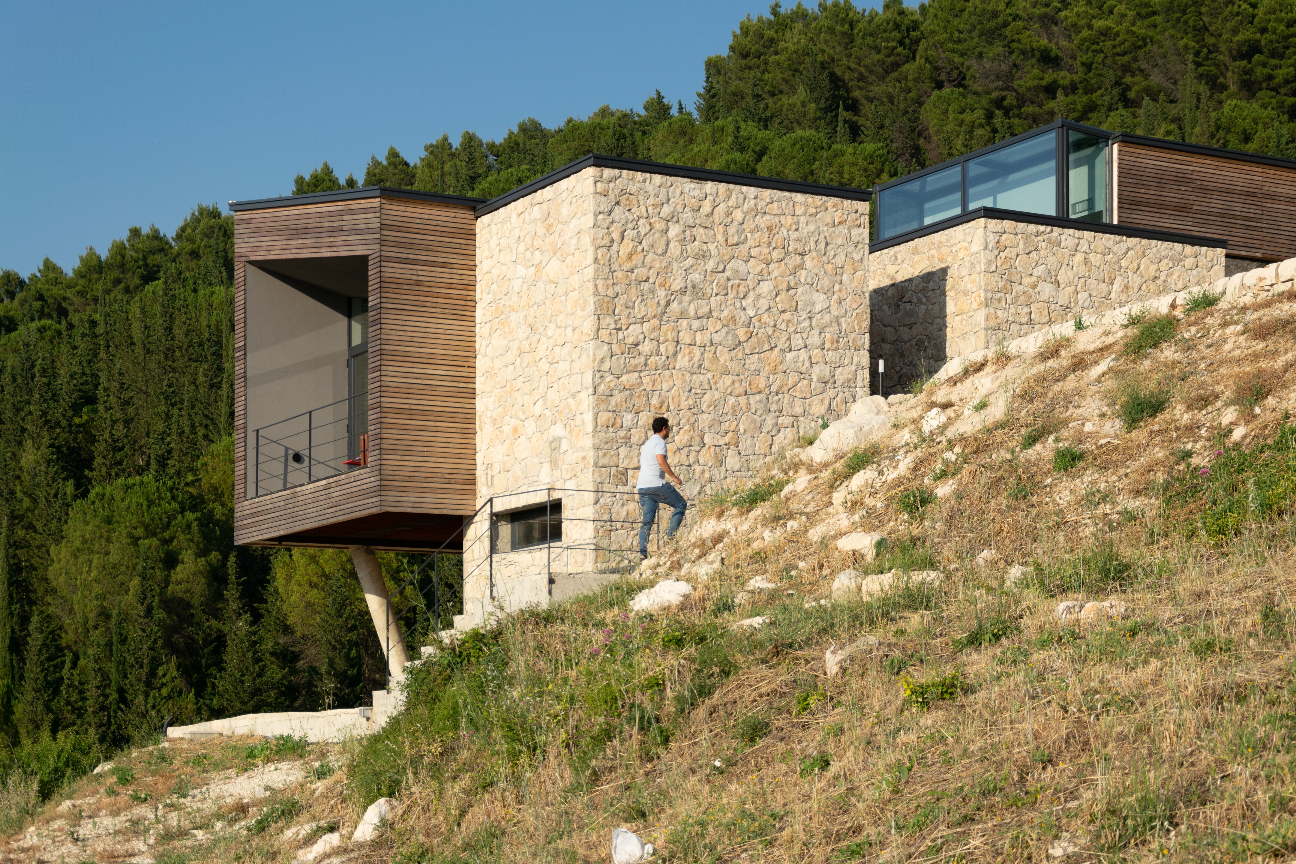 绿意盎然的自然之家——意大利 Villa Luz 别墅设计-0