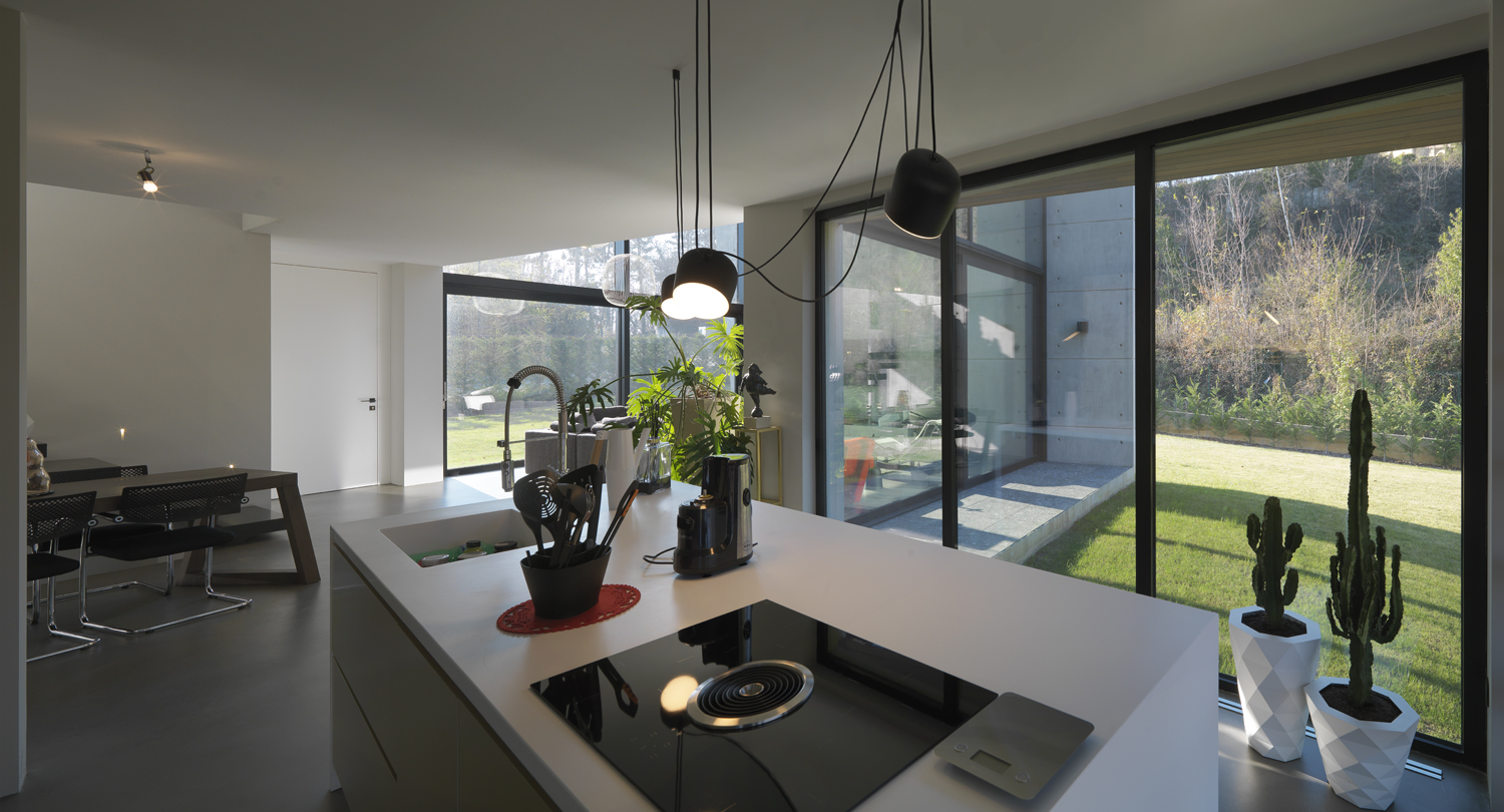 悬浮森林中的透明别墅-60