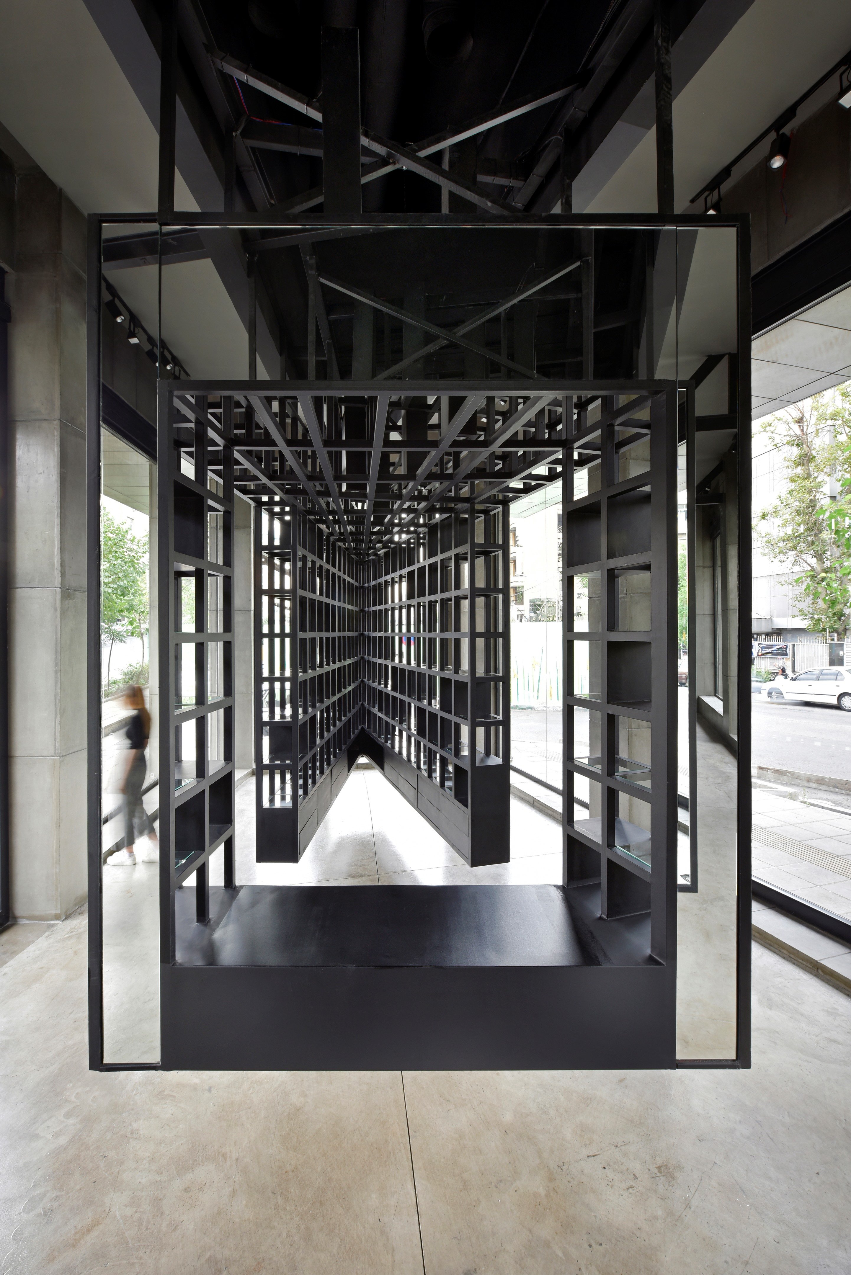 牛顿眼镜画廊丨Moein Nikaeen,Babak Nasirabadi-4