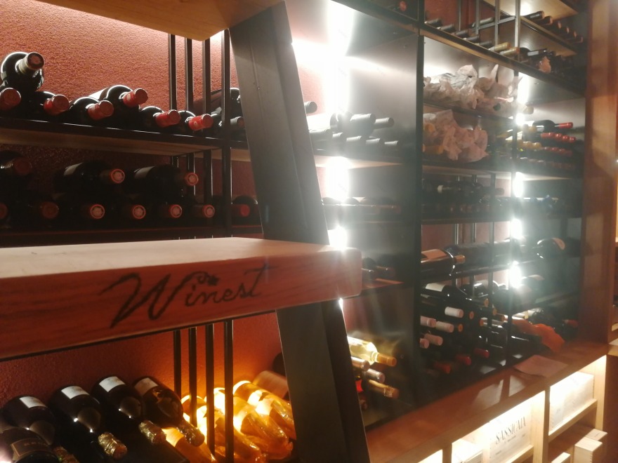 卢加诺葡萄酒库-13