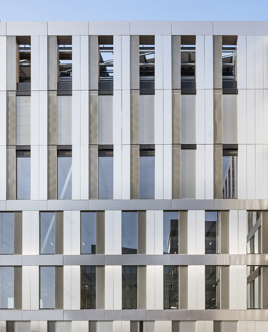 巴黎绿意办公空间,垂直景观与可持续设计完美融合-20