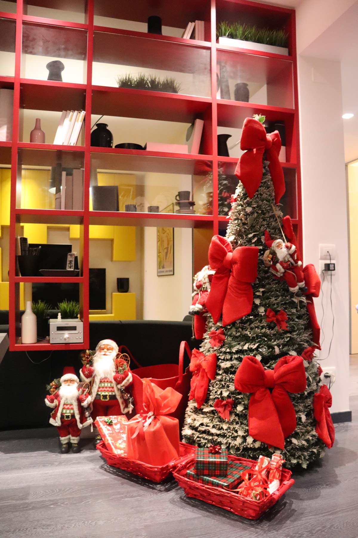 波普艺术与原色的碰撞 · Casa E 现代家居设计-7