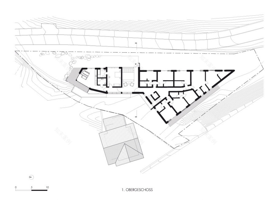 阿尔卑斯山峦间的绿色酒店设计-12