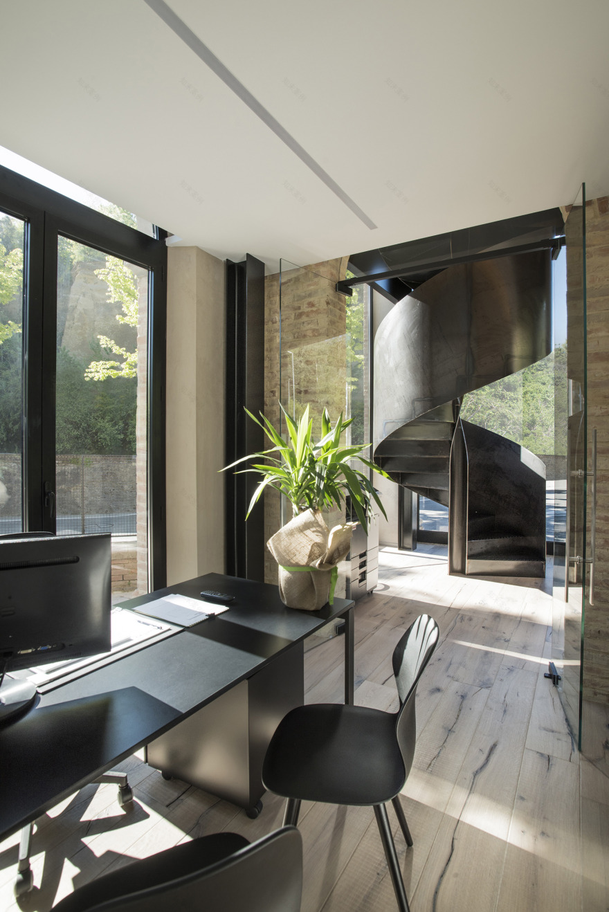 修复历史建筑,焕发新生的 Casotto del Dazio 别墅室内设计-13