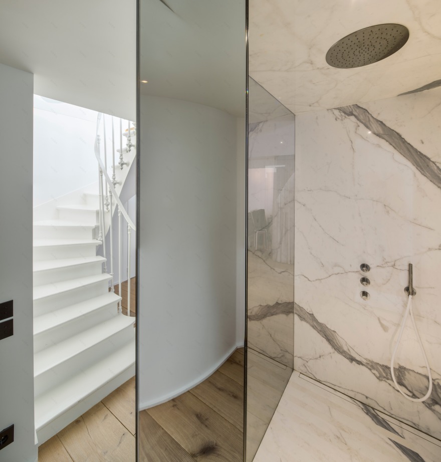 巴黎经典建筑中的现代居住空间-15