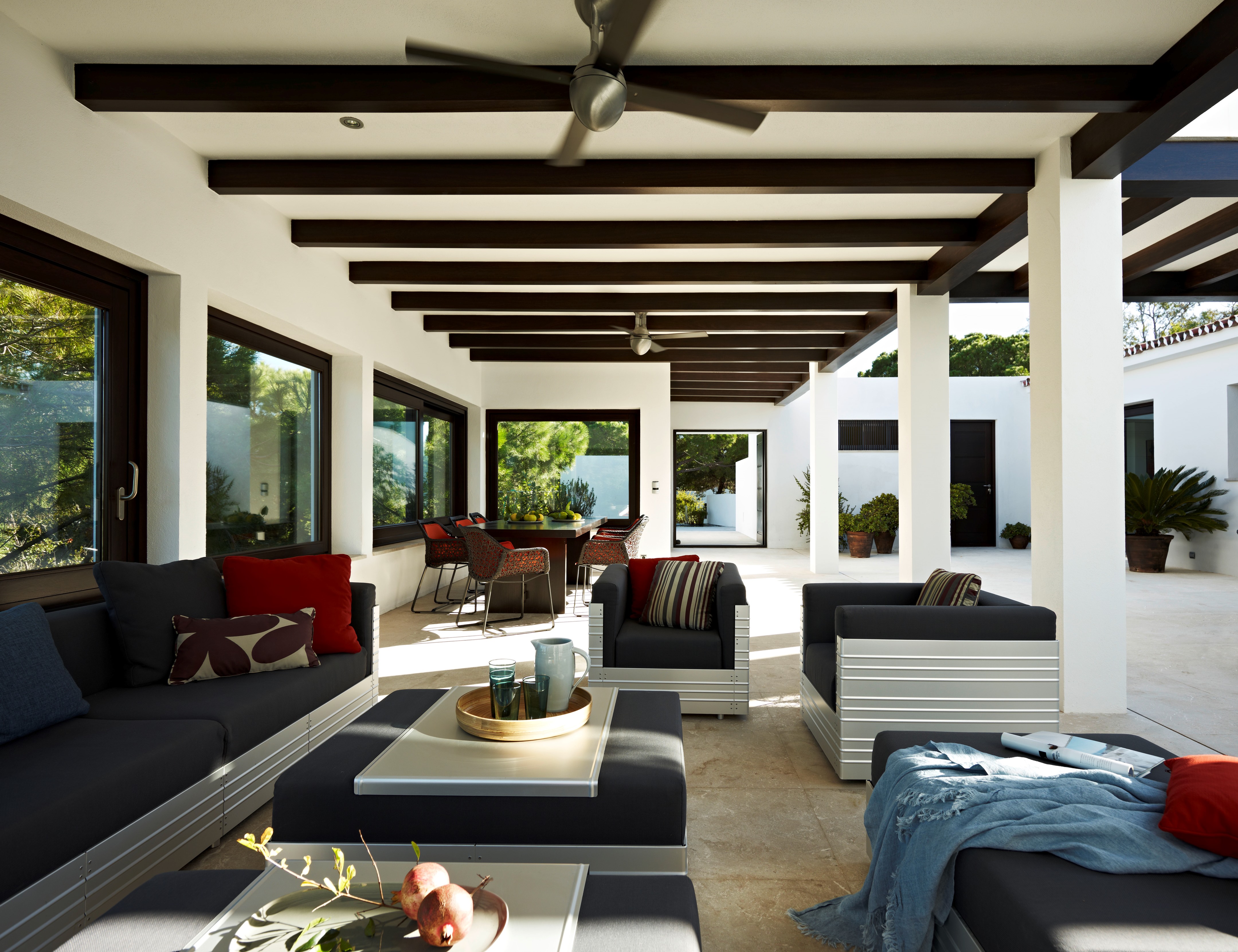 马尔贝拉白色别墅-3