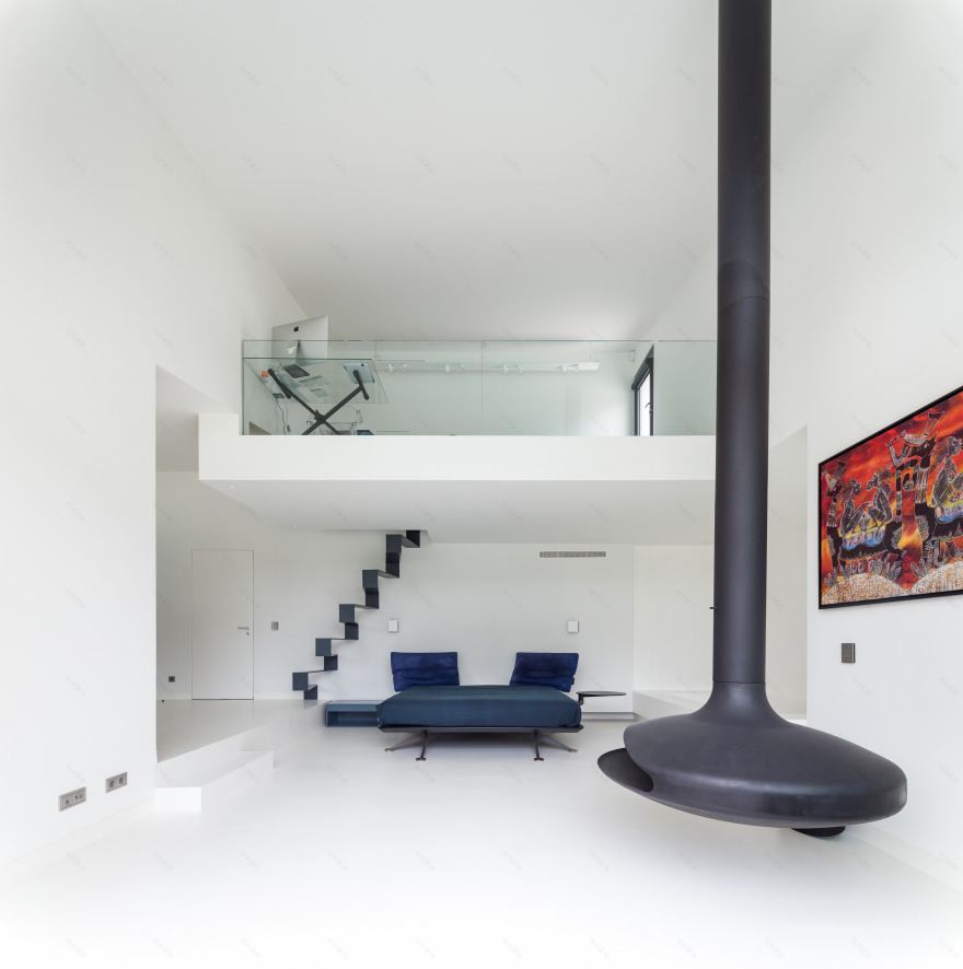 葡萄牙别墅和谐重生,室内外空间完美融合-15