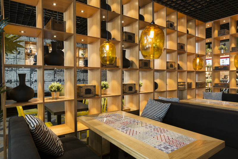 芬兰 Myly 购物中心 Qualitano & Tsiken 餐厅 · 创新室内设计提升顾客体验-1