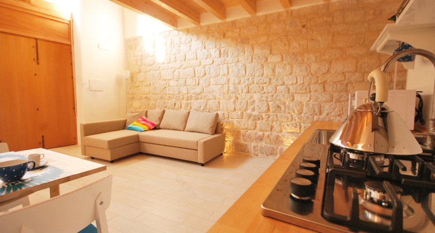 "900 年历史建筑蜕变,现代风格的三层独立公寓"-4