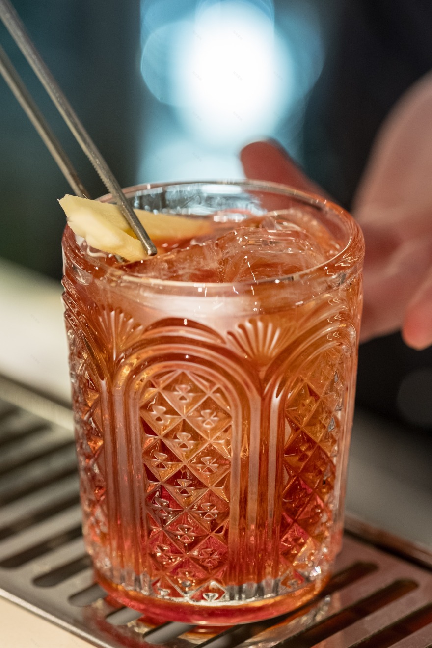 Milan 繁华中心的戏剧性餐厅-64