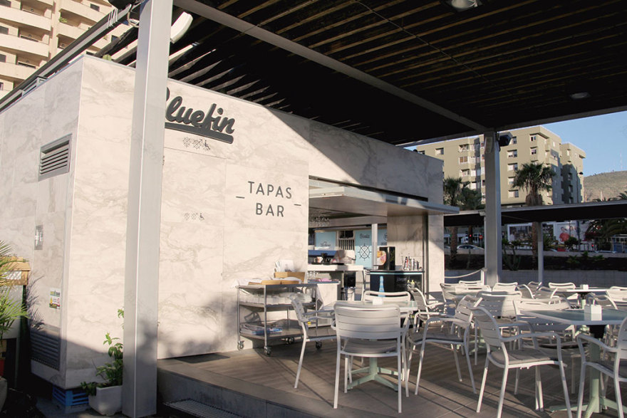 Bluefin Plaza Tapas Bar 公共空间商业利用设计-11