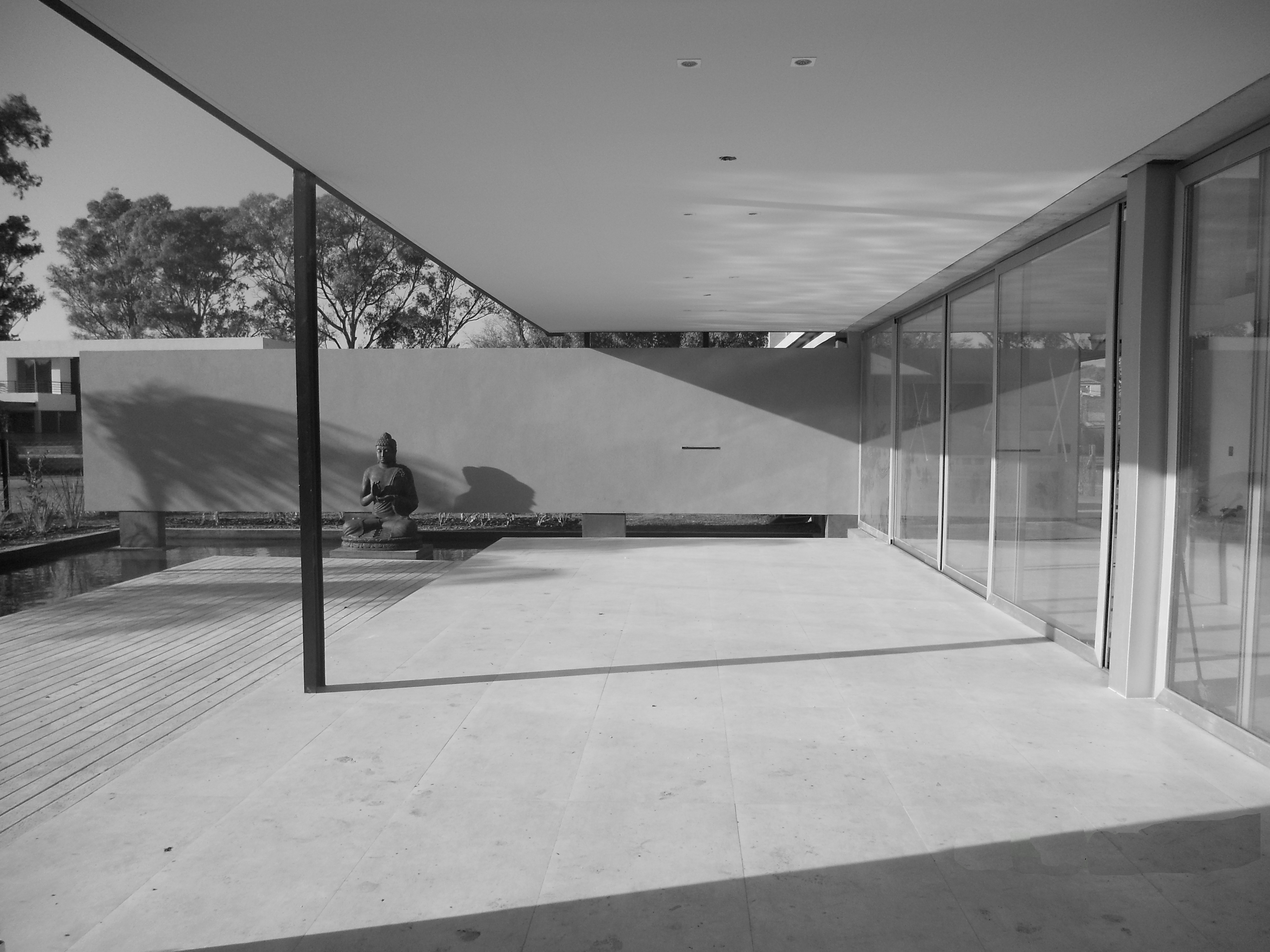 Buddha House | 现代简约别墅设计，融入自然光与能源优化-4