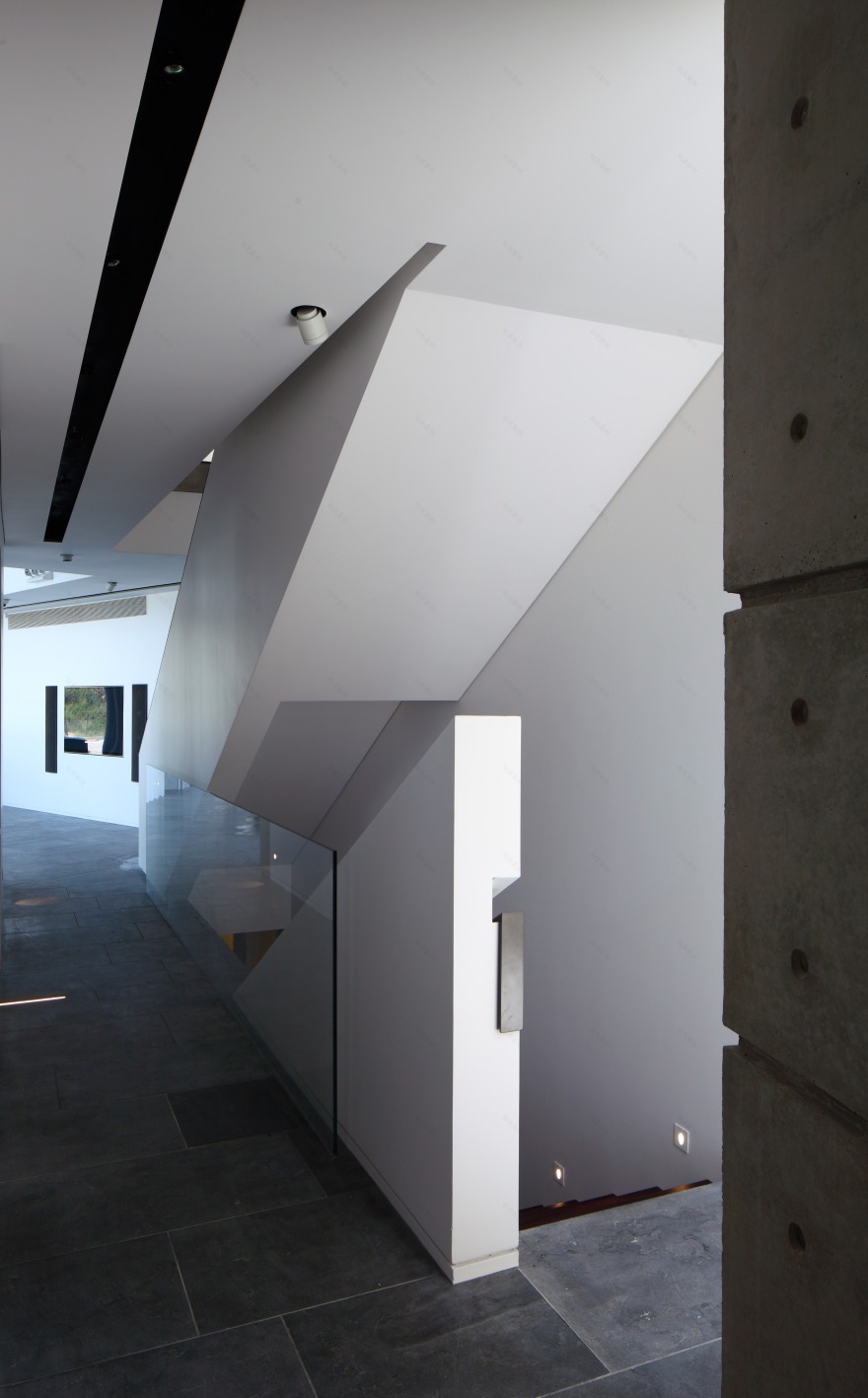 Dunsky Architects 打造的“虾屋”别墅设计,融入地中海景观-21