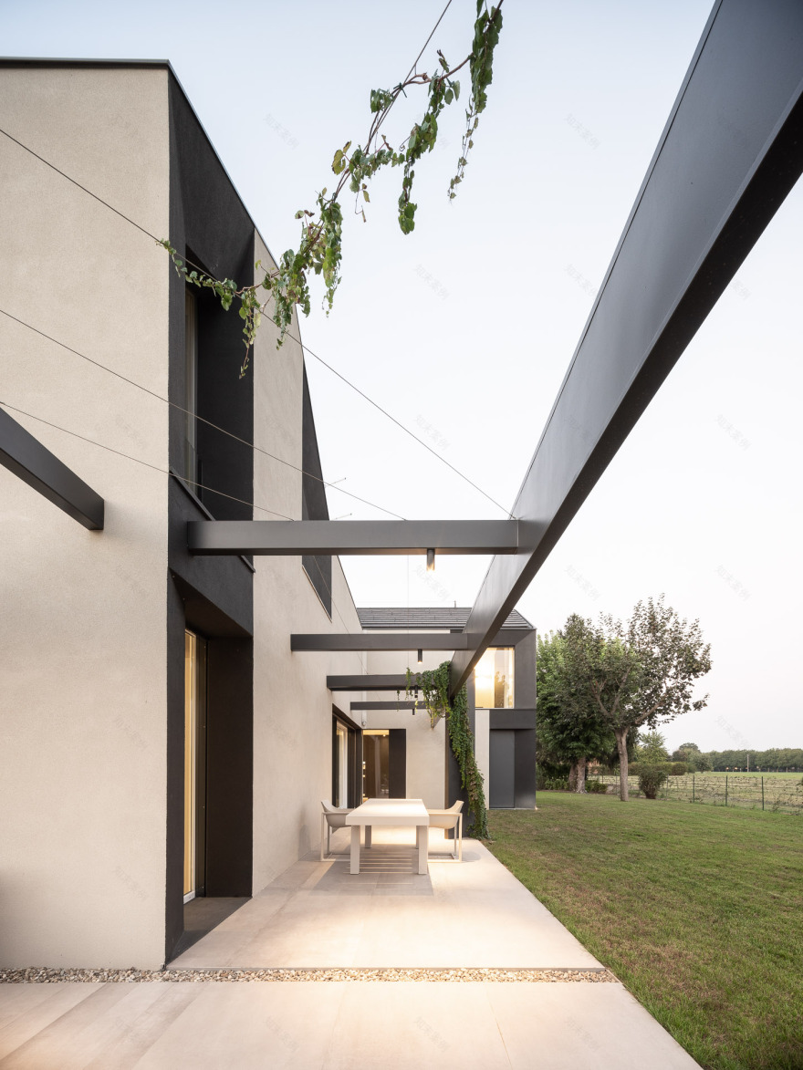 乡间别墅 HHCR,融入自然美景的设计佳作-10