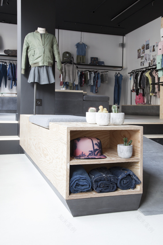 潮流童装品牌 FINGER IN THE NOSE 新店设计-10