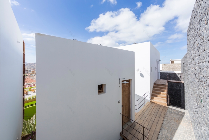 Cape Verde 岛上的生态酒店 - 融入本土元素的环保设计-21