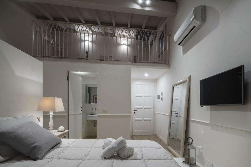 佛罗伦萨历史建筑翻新变身优雅公寓-28