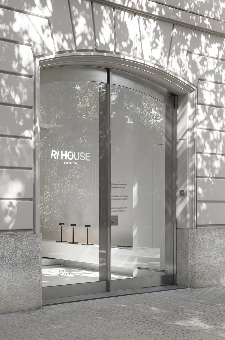 RI HOUSE家居展厅，巴塞罗那/当代艺术画廊的空间形式结合家庭空间元素-3