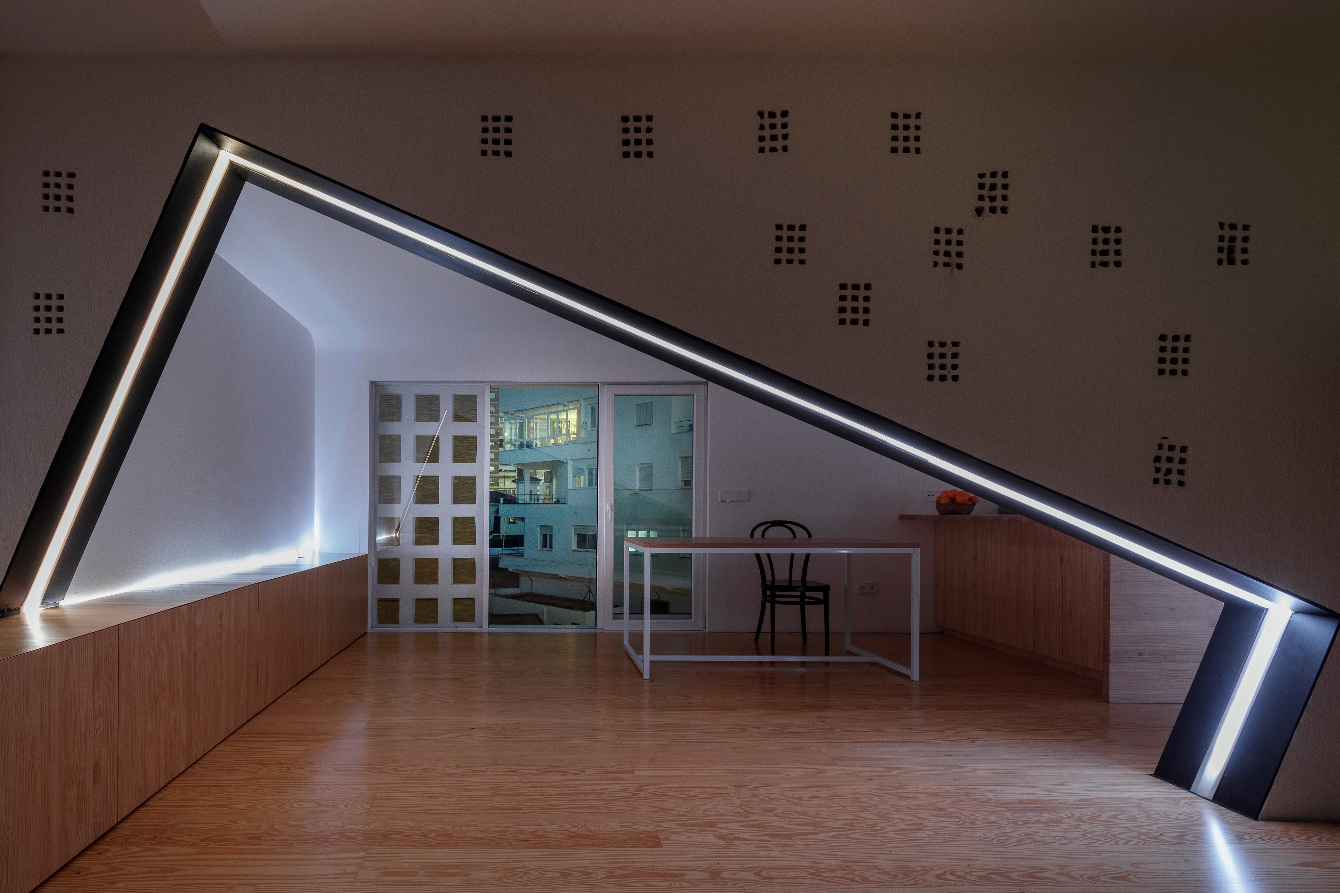 旧墙中的光影视界 · 格拉纳达公寓改造-15