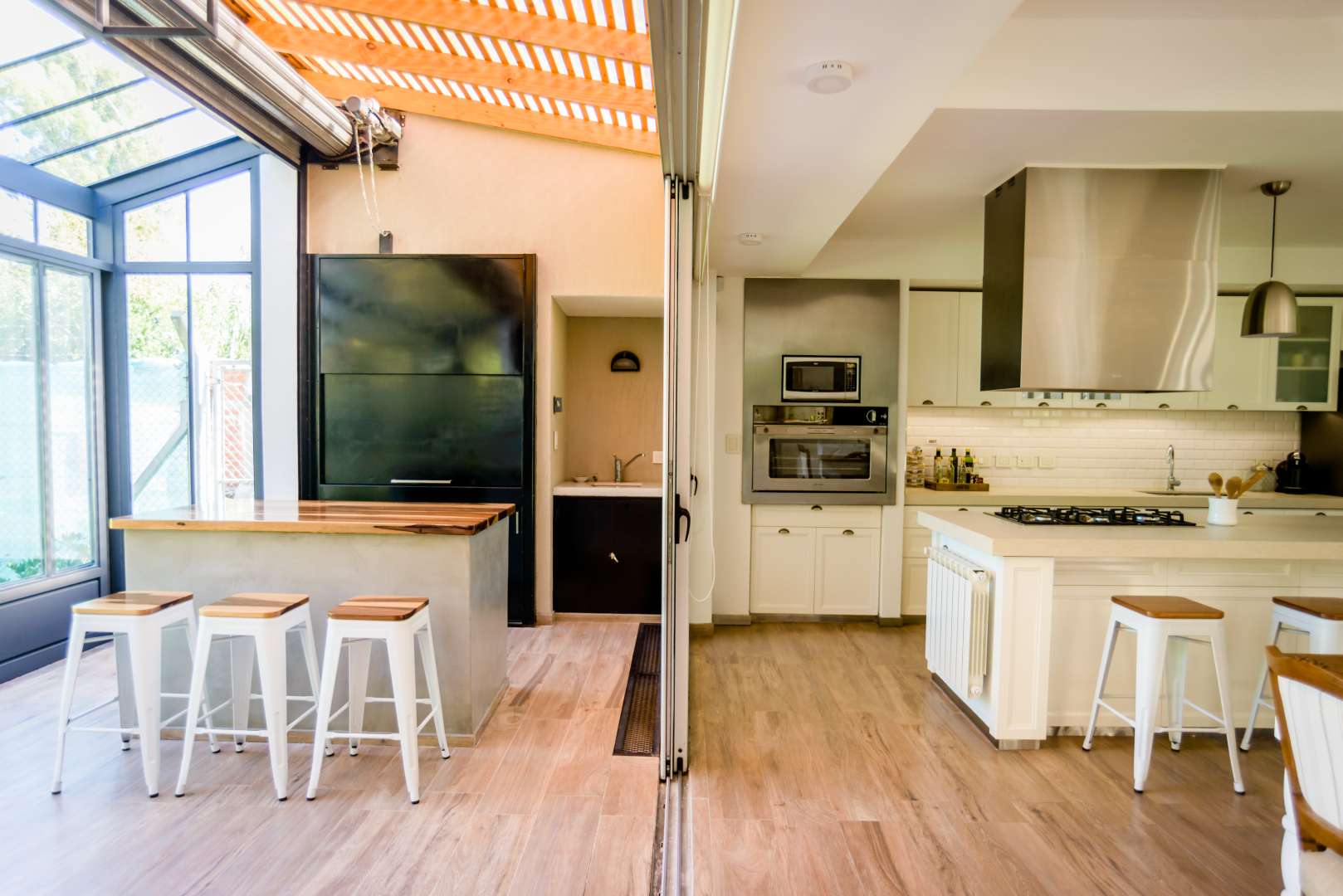 简约之居，功能齐全的家庭聚会空间-18