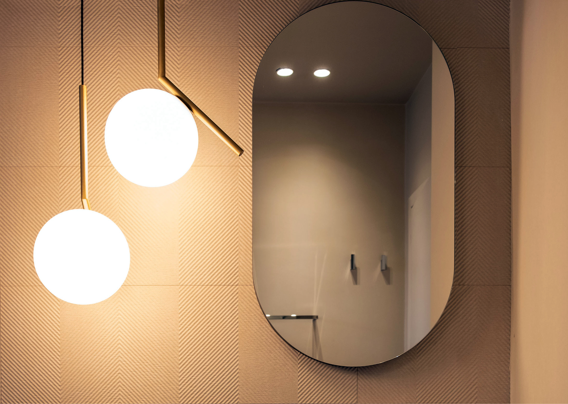 定制家具巧连空间,光线路径贯穿其中-7