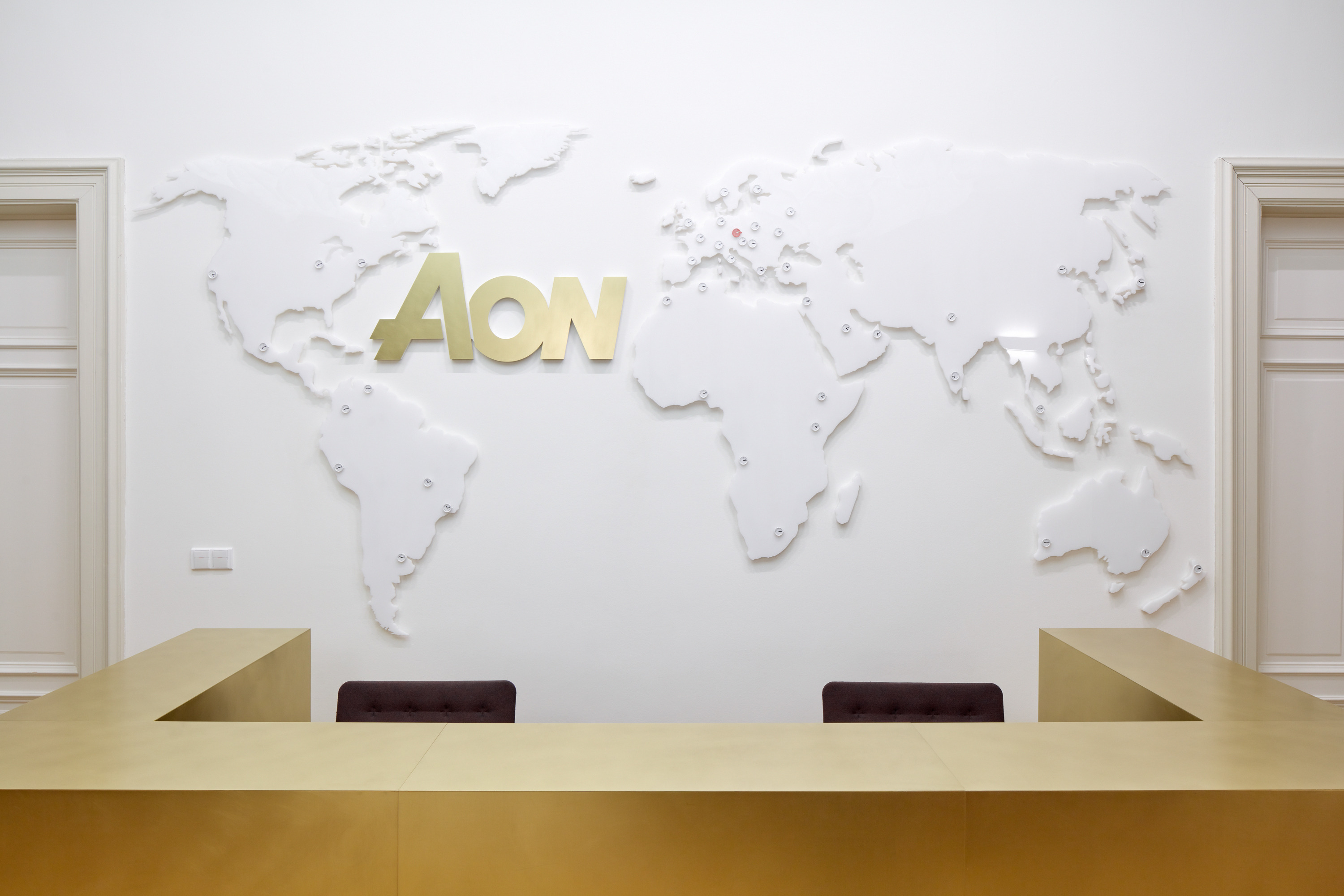 历史与未来交融的 AON 捷克总部室内设计-7