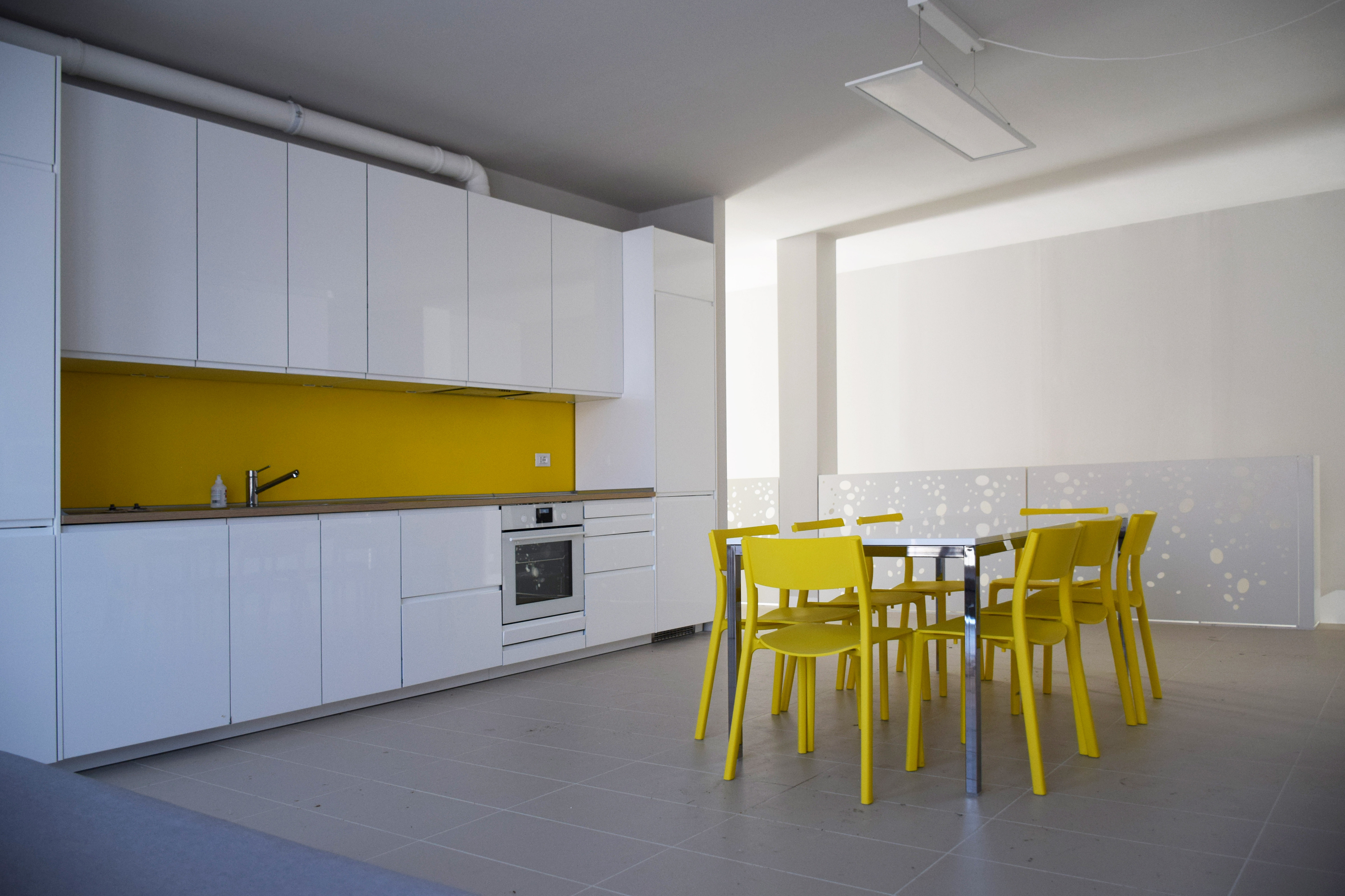 爱心之城堡 · 简约而庄重的社区教堂设计-19