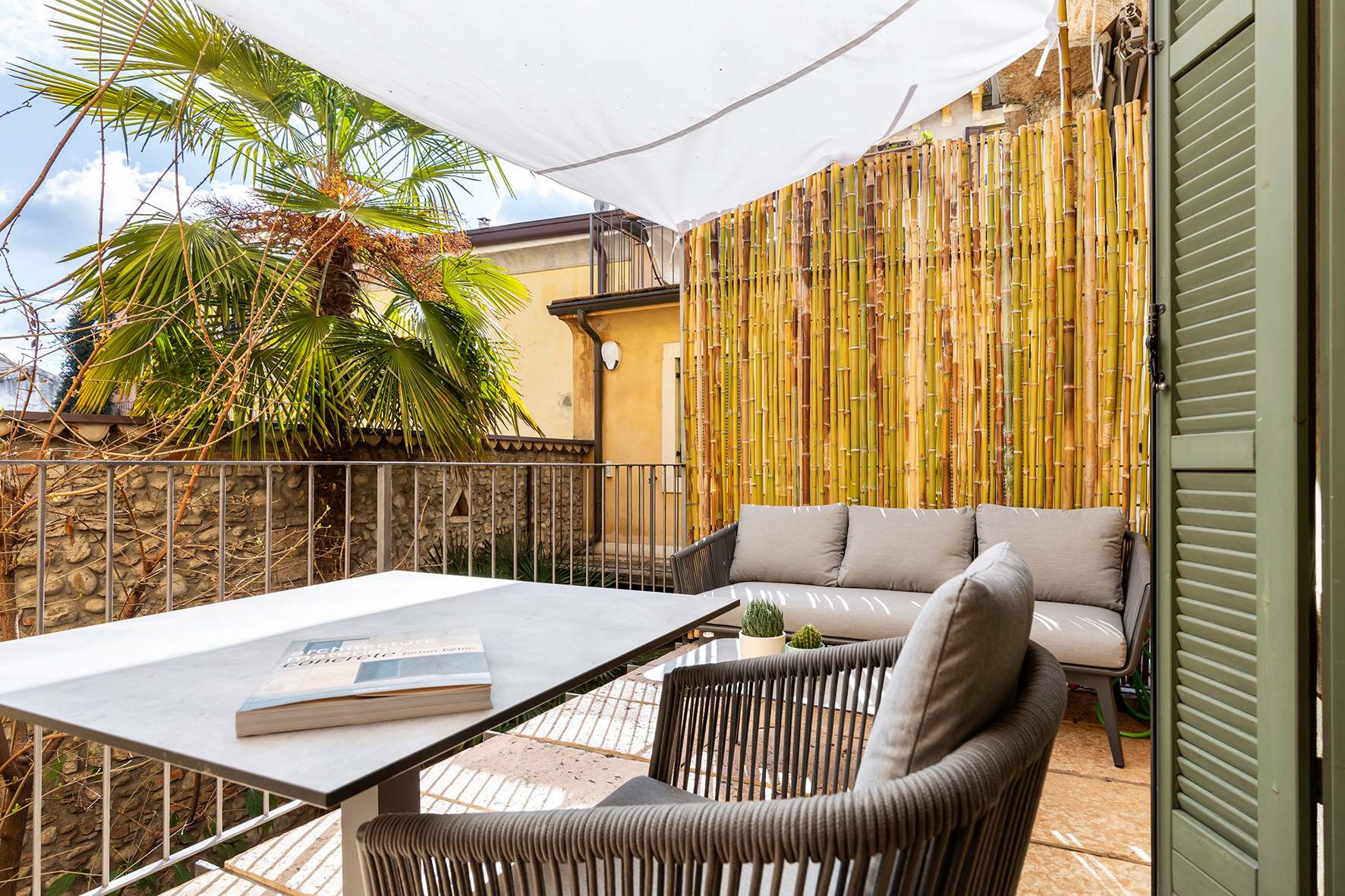 文艺复兴时期历史建筑中的独特现代公寓-11