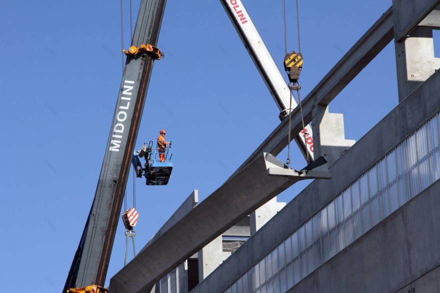 意大利钢铁工厂的现代化改造-3