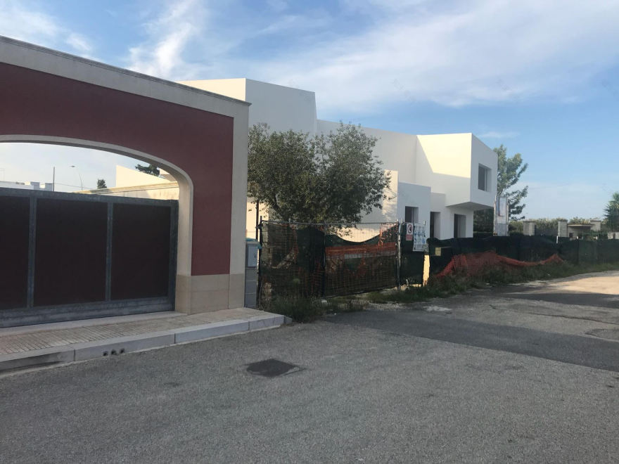 线性白建筑 | 家庭住宅的简约之美-4