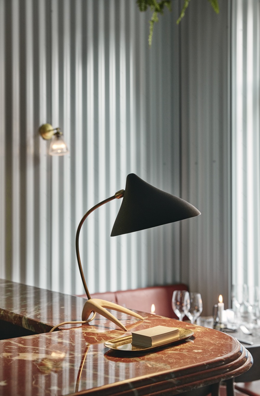 赫尔辛基 OX 餐厅 | 绿意盎然,金属魅力-11