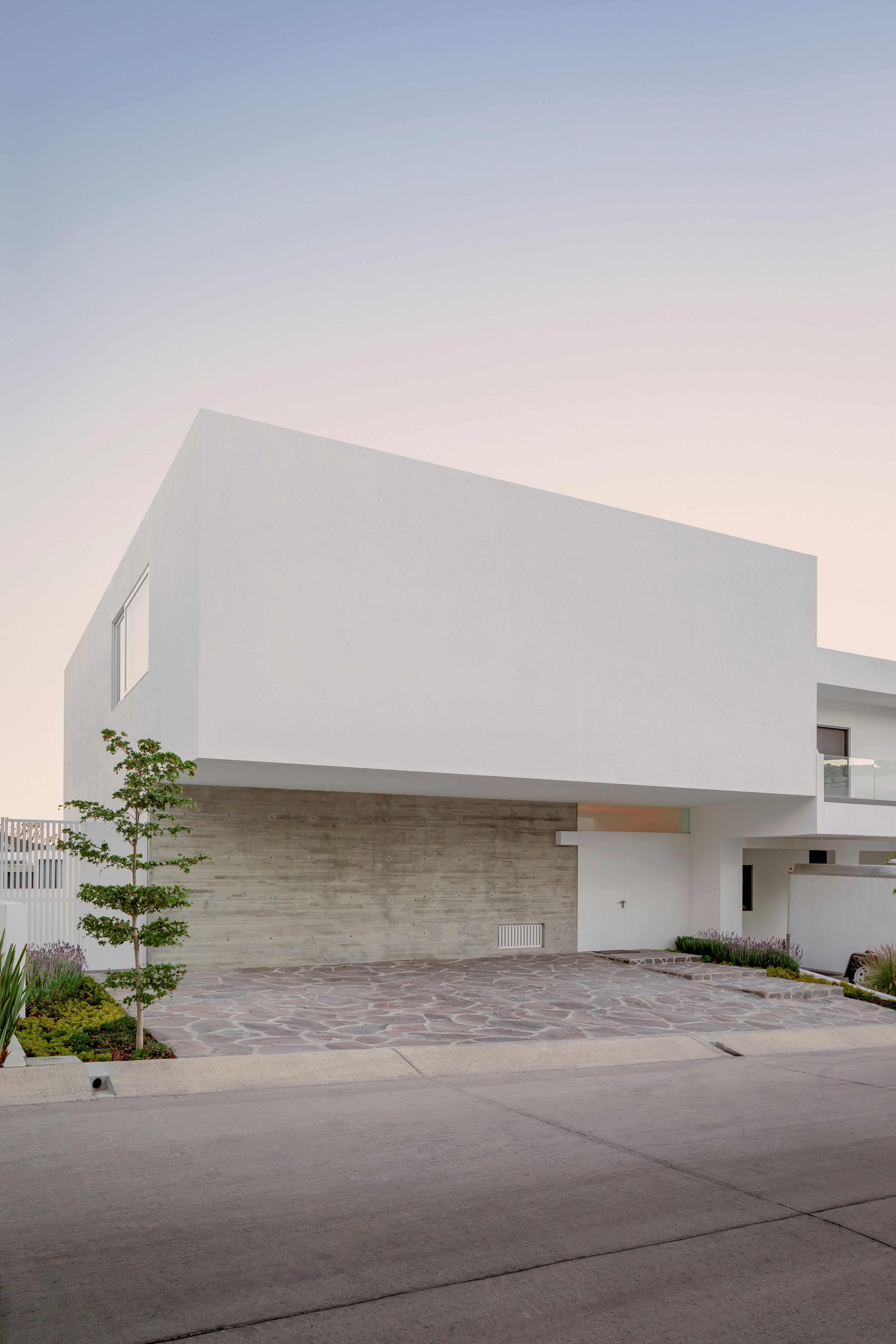 墨西哥 BONSAI HOUSE丨墨西哥瓜达拉哈拉丨半层设计-17