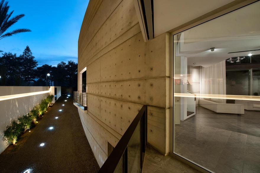 Dunsky Architects 打造的“虾屋”别墅设计,融入地中海景观-6