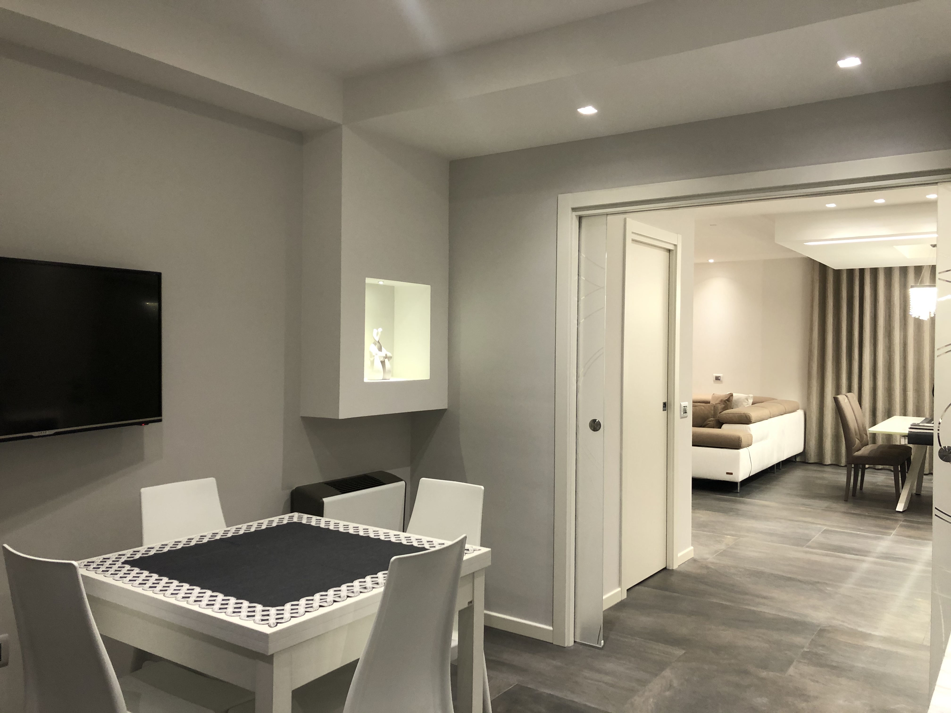 现代简约风公寓改造，干净利落重塑空间比例-17