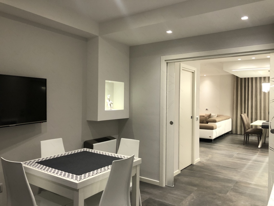 现代简约风公寓改造,干净利落重塑空间比例-17