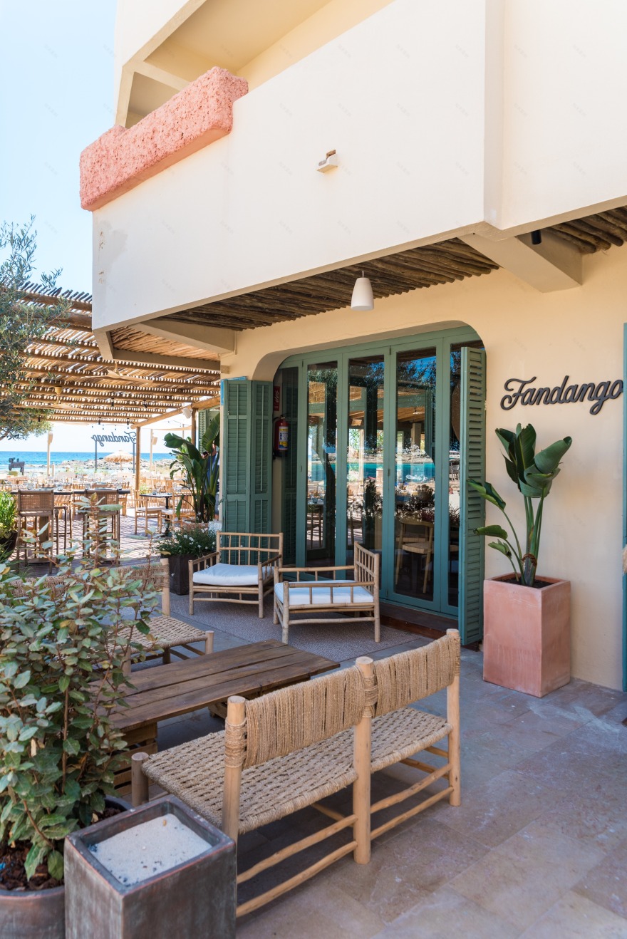 繁星下的海滨餐厅·Fandango Formentera丨西班牙丨Lázaro RosaViolán-5