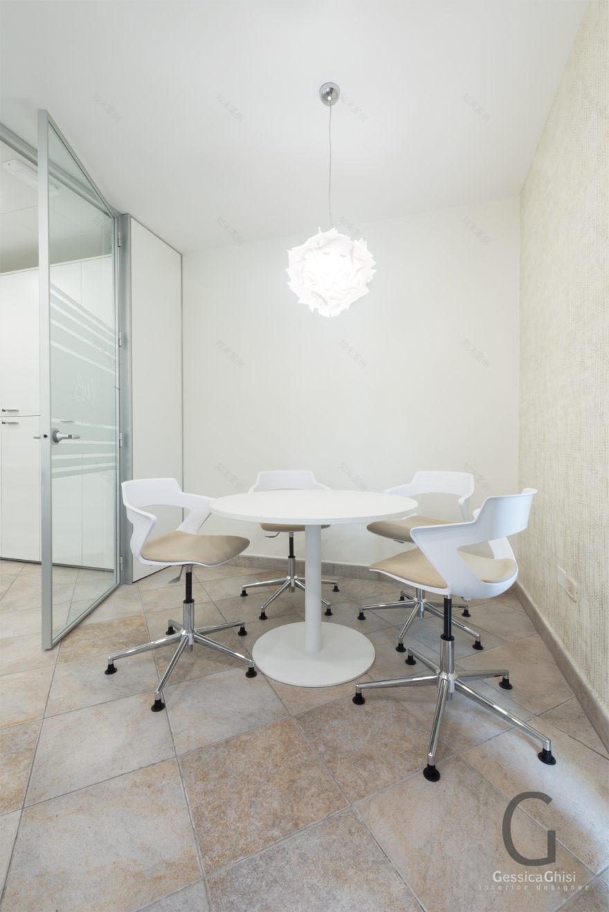 纯净优雅的保险咨询工作室设计-8