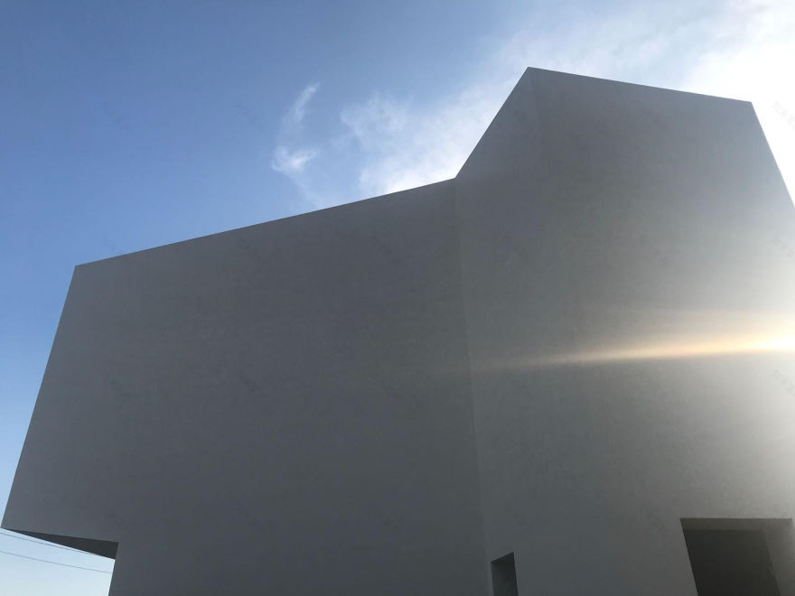 线性白建筑 | 家庭住宅的简约之美-23