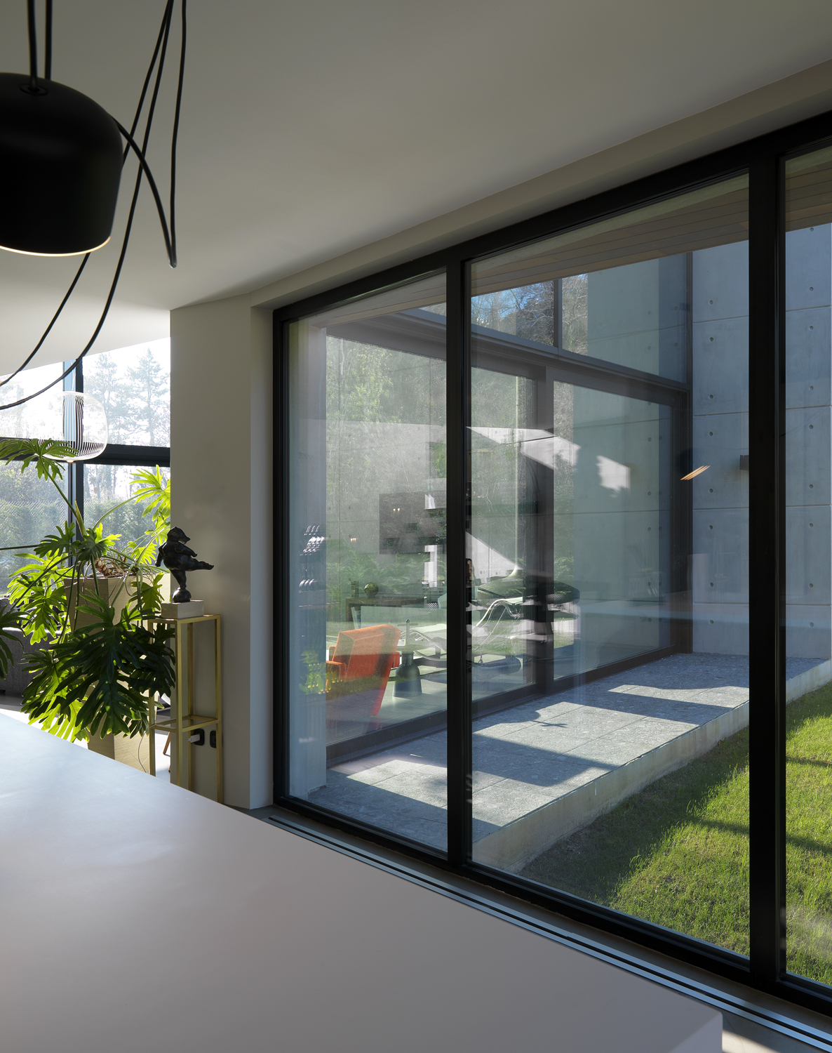 悬浮森林中的透明别墅-55