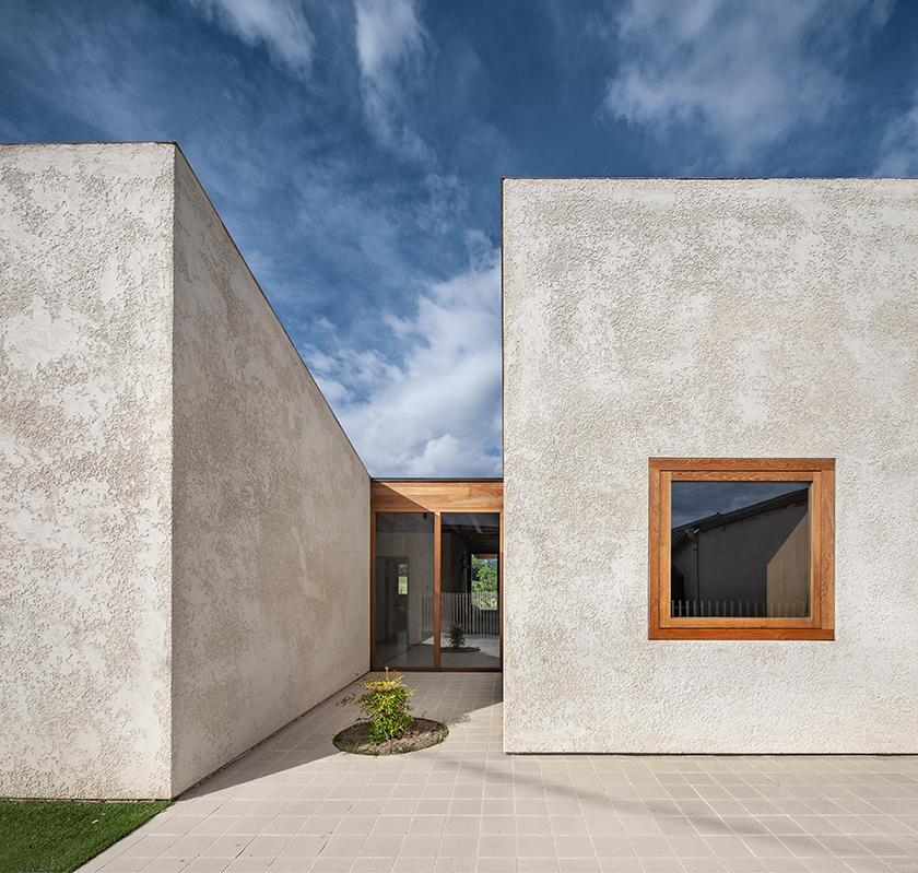 西班牙 Navarra 别墅 Casa S&J,融入自然美景的空间设计-0