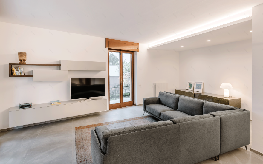 Cantù_DV 公寓改造 | 线性楼梯与明亮现代风格的完美结合-5