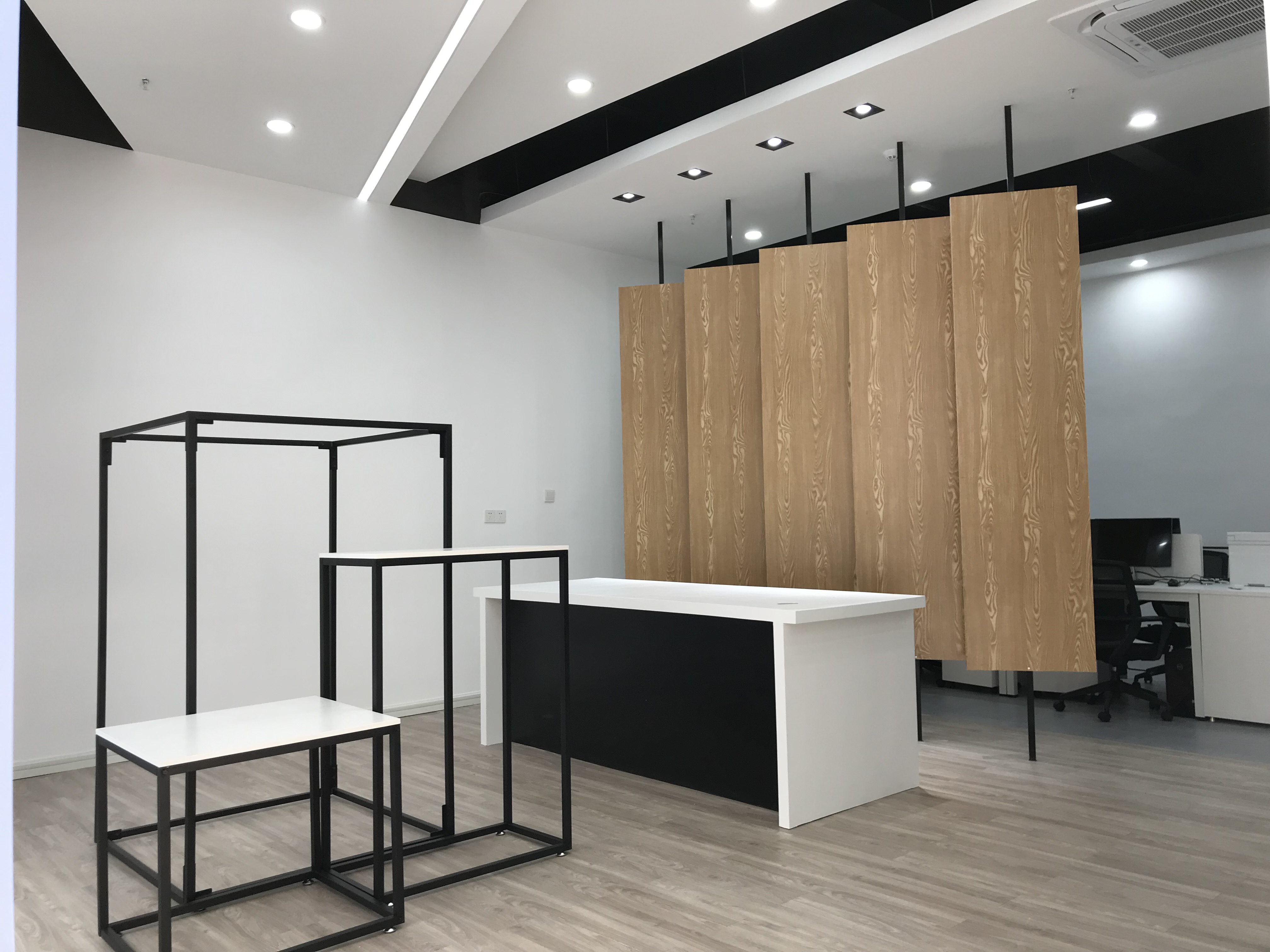 海珠区维品同创汇-网红打卡服装店-2