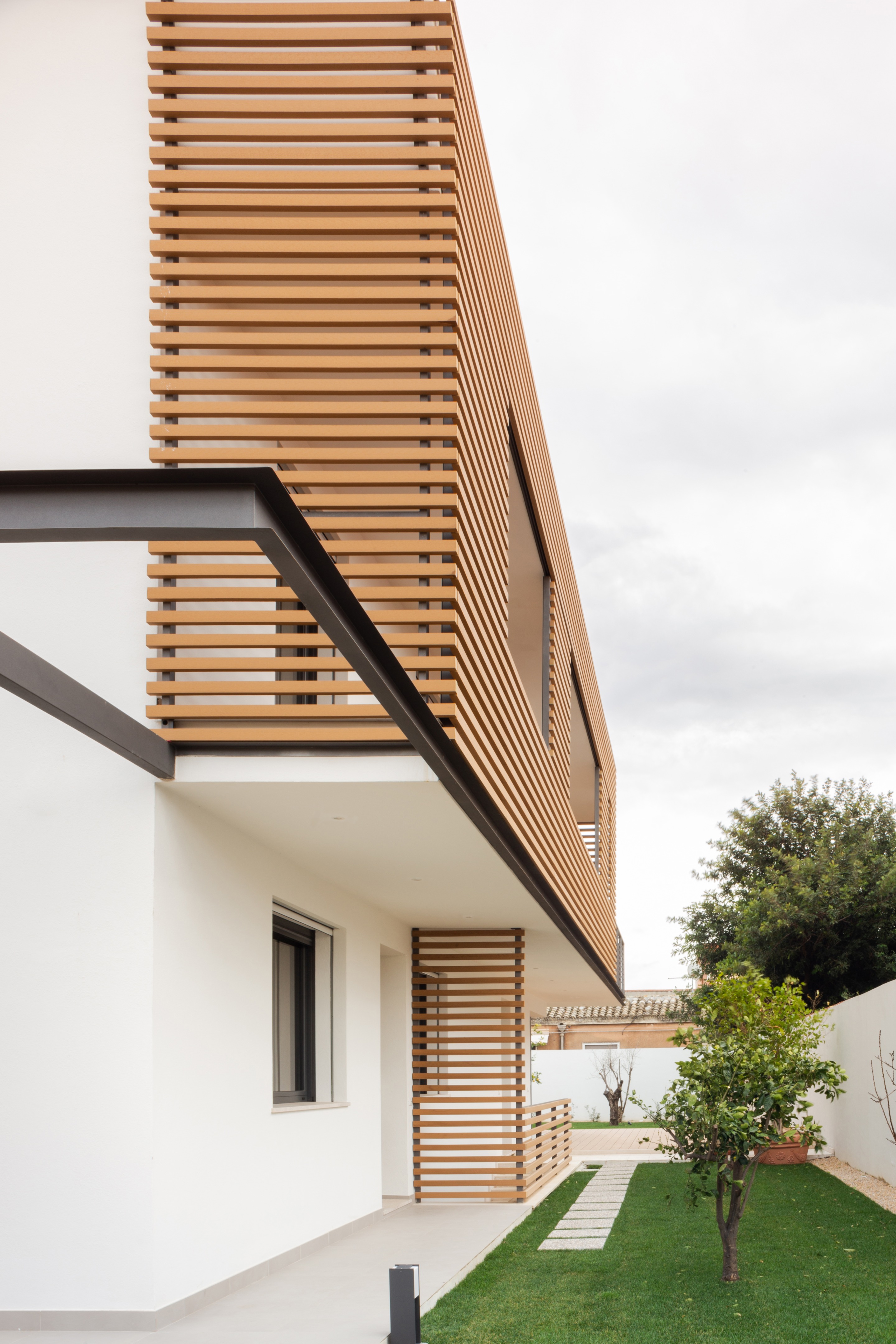 三层楼的灵活布局与光影调控-23